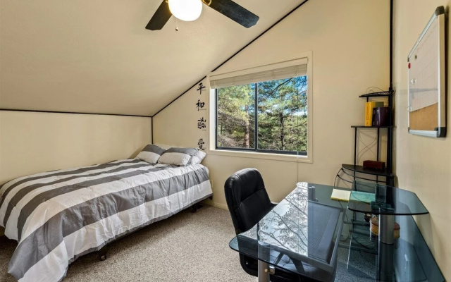 Inn-joy Lodge