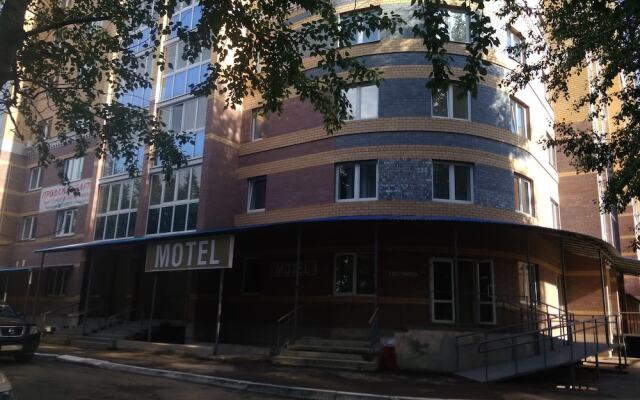 Гостиница Guest House Paradise Place в Саранске отзывы, цены и фото номеров - забронировать гостиницу Guest House Paradise Place онлайн Саранск вид на фасад