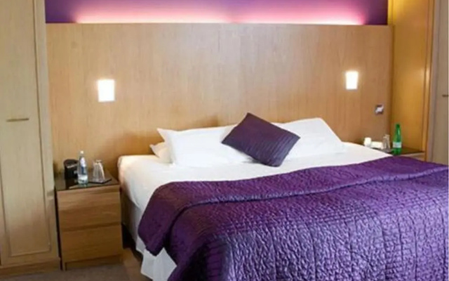 Rooms at 1703