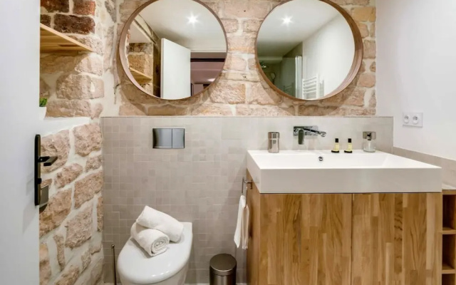 Spacious and Charming Flat on île de la Cité