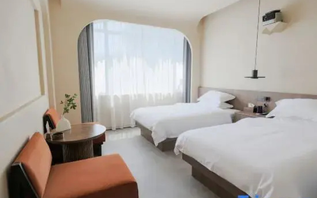 Yizhai Homestay (Luxun Former Residence Jindi Yintai City)