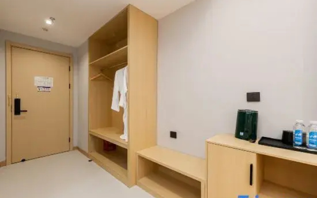 Zhoushan Regent Light Luxury Hotel