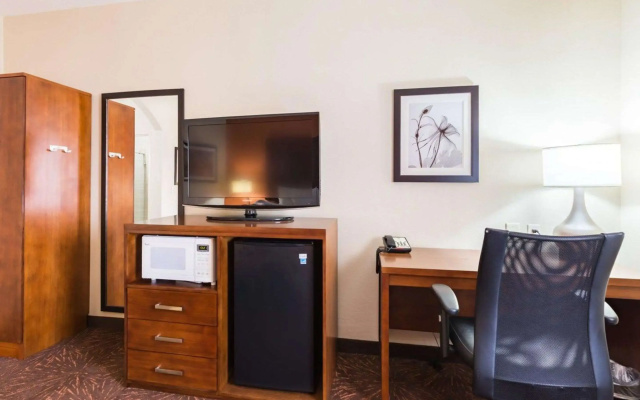 Comfort Inn East