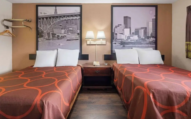 Super 8 by Wyndham Youngstown North