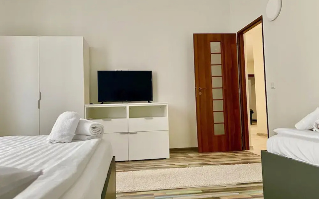 Cardinal Central Apartment