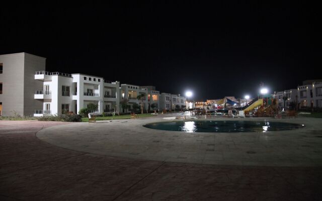 Отель Eagles Family Resort вид на фасад
