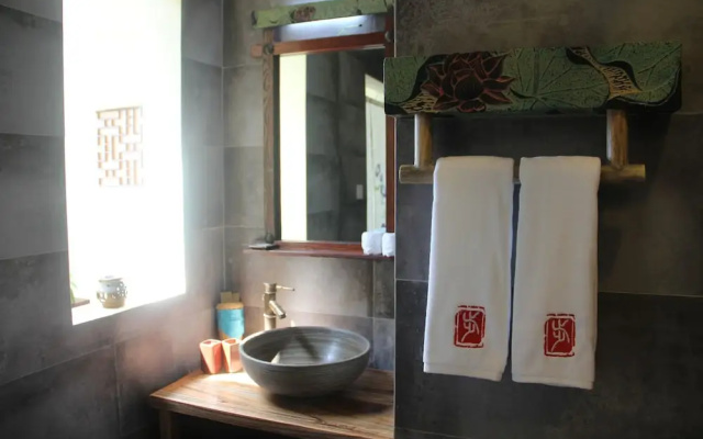 Buyi Hotel Resort Fuxian Lake