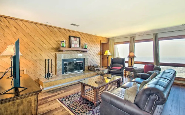 Wintergreen Condo w/ Balcony + Mountain Views!