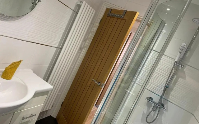 Best Priced Apartment In Hull 3