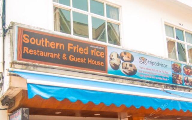 Отель Southern Fried Rice Guesthouse вид на фасад