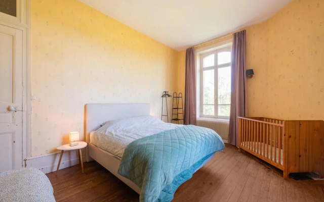 Holiday Home Adjoining a Chateau