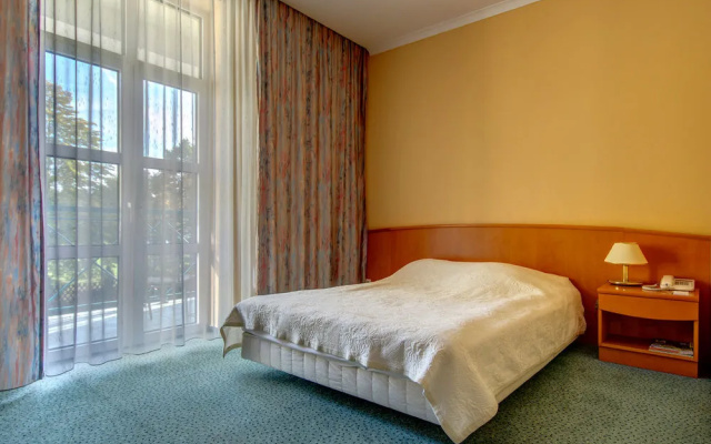 Green Hotel