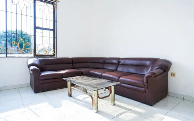 OYO 1281 Home Stay 83