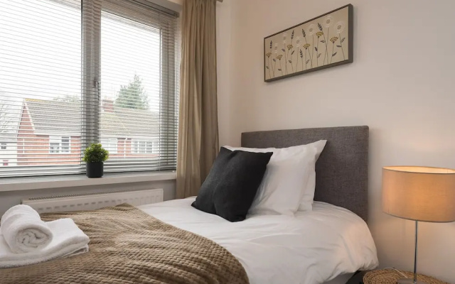 Captivating Beverley 3-bed House Private Parking