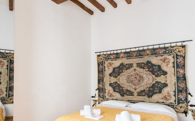 Отель David Mini Suite Perfect Location комната для гостей