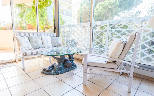 11 Alexandre III Apartment 2