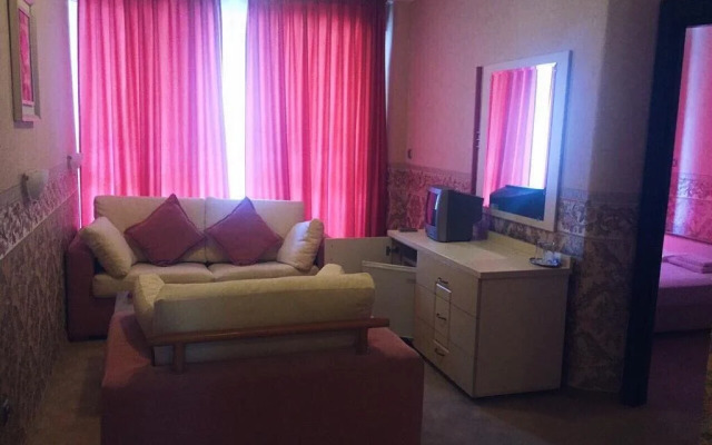 Royal Family Hotel