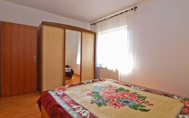 Apartment 1077