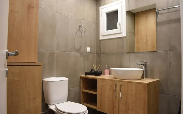 Heliconia Deluxe Apt Must
