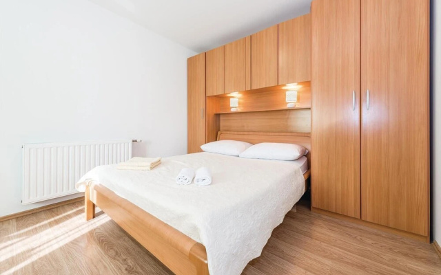 Beautiful Home in Primosten With Wifi and 4 Bedrooms