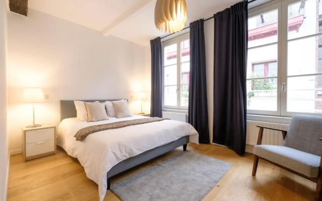 Ilot Sacre Apartments