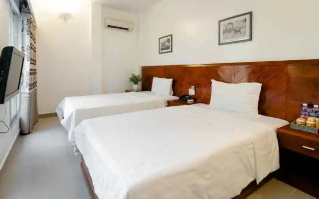 White Palace 2