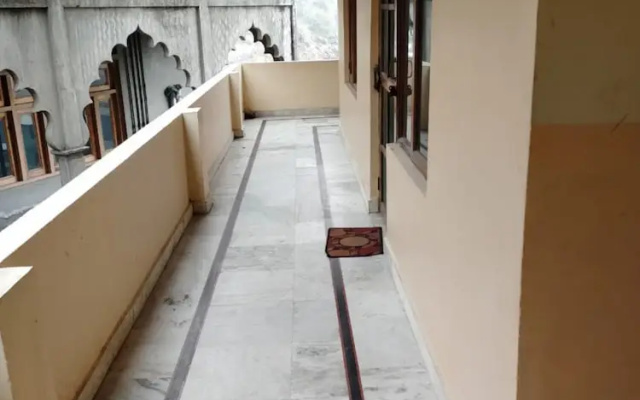 Shah Guest House Nainital by Goroomgo