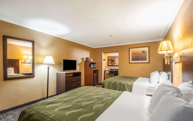 Quality Inn & Suites Ft. Jackson Maingate