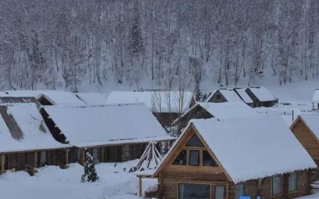 Yunshu Wooden House