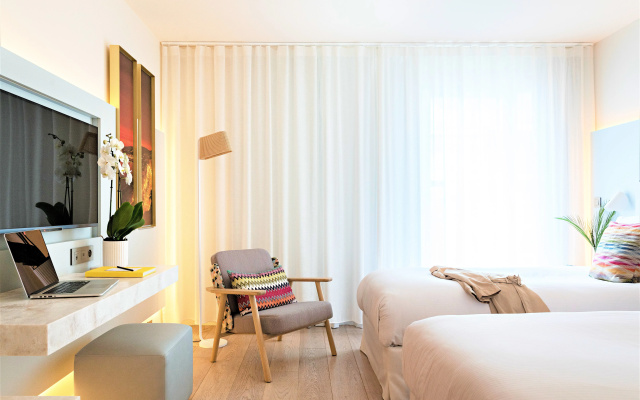 Croisette Beach Hotel Cannes - MGallery Collection