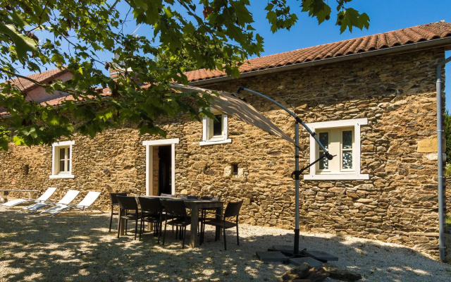 Modern Cottage in Chaleix with Swimming Pool
