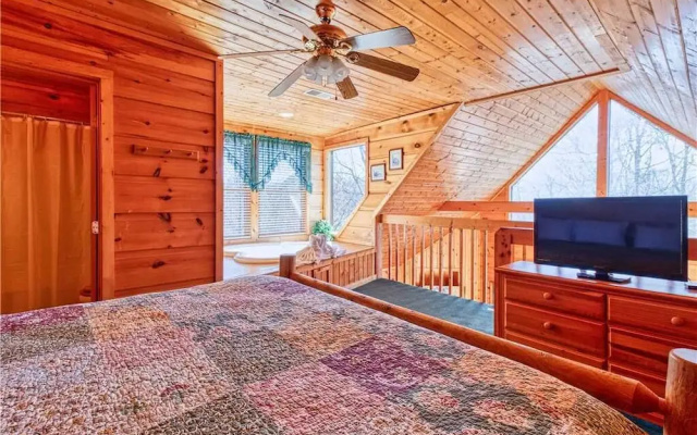 Hummingbird Hideaway - One Bedroom Cabin