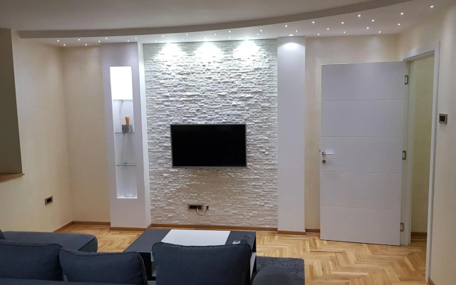 Dynasty Apartments