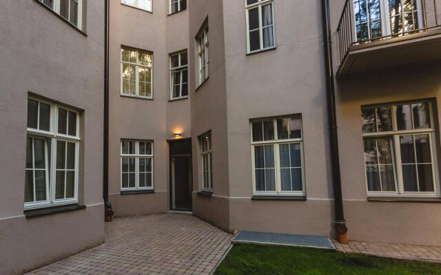 Отель Riga Lux Apartments - Skolas Латвия, Рига - 1 отзыв об отеле, цены и фото номеров - забронировать отель Riga Lux Apartments - Skolas онлайн вид на фасад