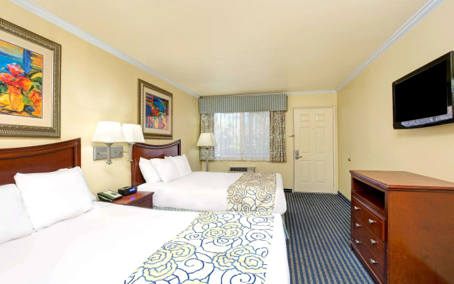 Super 8 by Wyndham Santa Cruz Beach