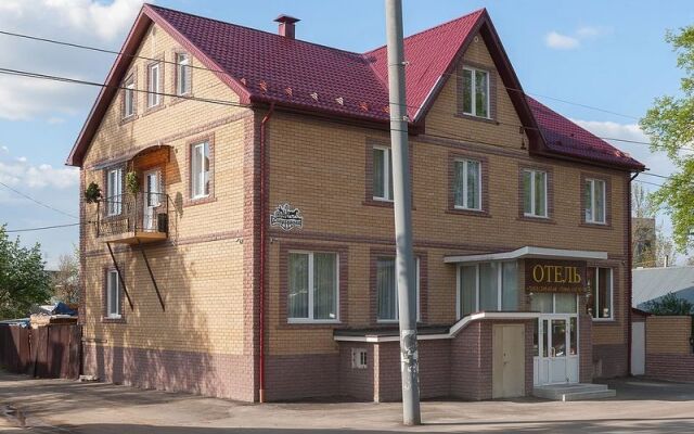 Гостиница Династия вид на фасад