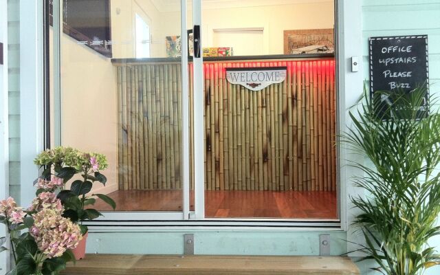 Отель Gold Coast Airport Accommodation - La Costa Motel вид на фасад
