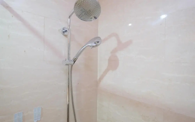 Homey And Comfy Studio Room At Menteng Park Apartment