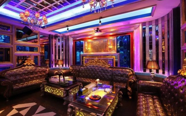 Hechi Shuntai Hotel