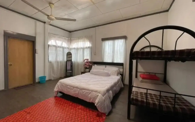 OYO Home 90349 Anique Hoemstay