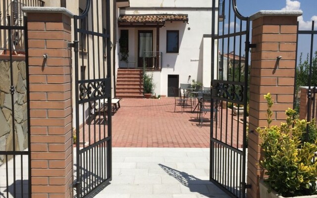 Отель B&B Casa Miraglia Нова-Сири вид на фасад