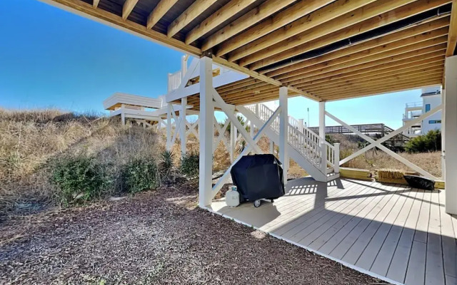 Turtle Paradise by Topsail Realty