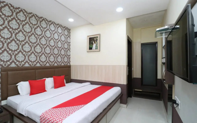 Hotel V2v by OYO Rooms