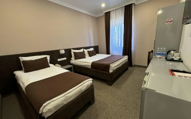 Aragats Hotel (Арагац)