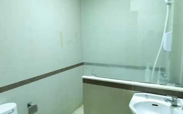 Newly Frances Hotel Cipaganti