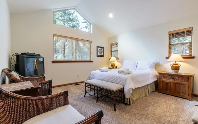 Silver Rock Lodge 5 Bedroom Home