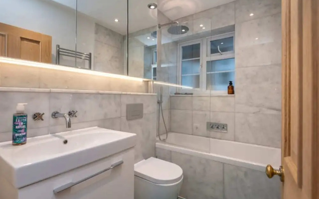 2 Bedroom Apartment - 200m From Richmond Park
