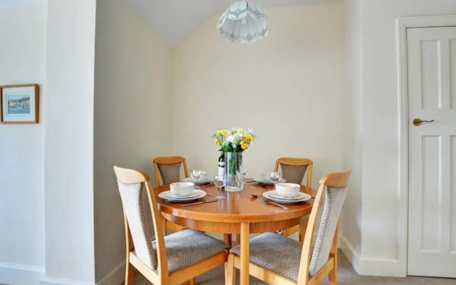 Spacious Apartment in Saint Merryn With Garden