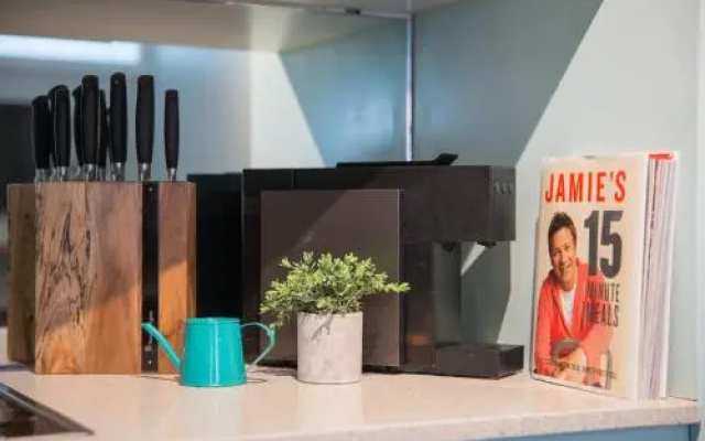Bondi Breeze Apartment