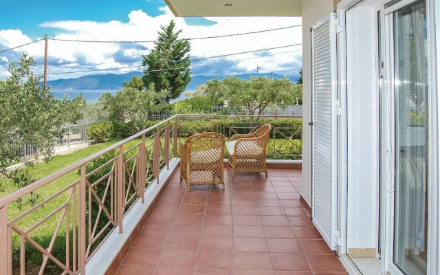 Stunning Home in Livanates With 2 Bedrooms